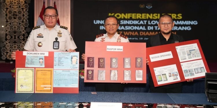 Imigrasi Gulung Sindikat ‘Love Scamming’ AI di Tangerang: 27 WNA Diciduk, Incar Korban via Chat Mesra