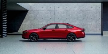 Sembilan Tahun Tak Terkalahkan! Honda Accord Kembali Sabet Gelar Sedan Keluarga Terbaik 2026