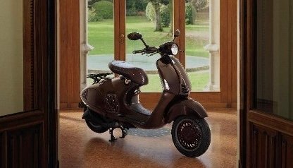 Simbol Ketangguhan Tahun Kuda: Vespa Rilis Edisi Terbatas 946 Horse dan Koleksi Fashion “In Sella”