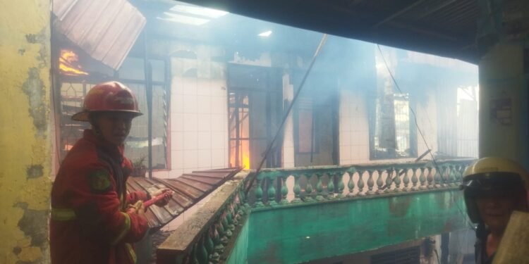 Si Jago Merah Membara di Kawasa Multatuli Medan Maimun, 5 Rumah Ludes Terbakar