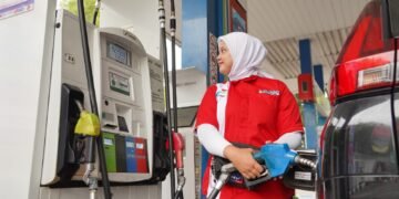 Pertamina Patra Niaga Sumbagut Jaga Layanan Energi, Operator SPBU Tetap Bertugas di Hari Raya