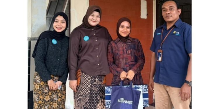 Semarak Hari Kartini, ICONNET Apresiasi Pelanggan Wanita Pekerja di Banda Aceh