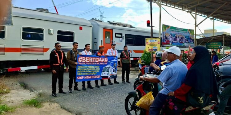 KAI Bandara Tingkatkan Keselamatan Jalur Medan–Binjai Lewat Sosialisasi Intensif
