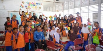 Pertamina Patra Niaga Dorong Literasi Lingkungan bagi Siswa Pesisir Medan lewat Program SEKAR