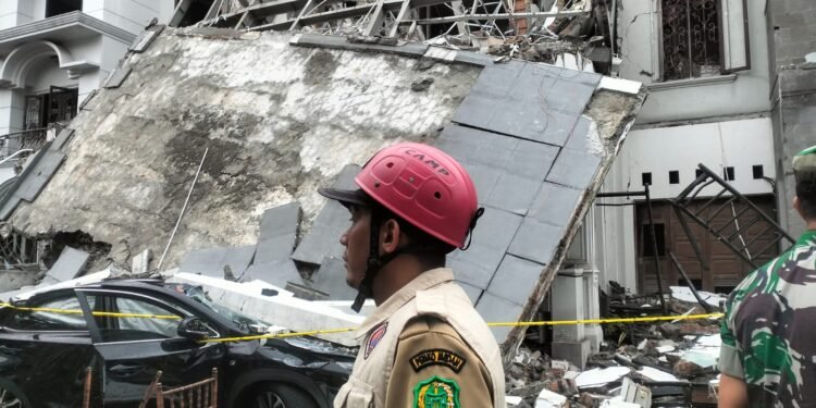 Ledakan Dahsyat Guncang Perumahan Grand Polonia Medan, Satu Rumah Ambruk
