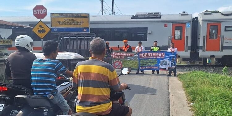 PT Railink Gencarkan Edukasi Keselamatan di Perlintasan Sebidang Medan–Binjai: Jangan Nekat Terobos Palang Pintu!