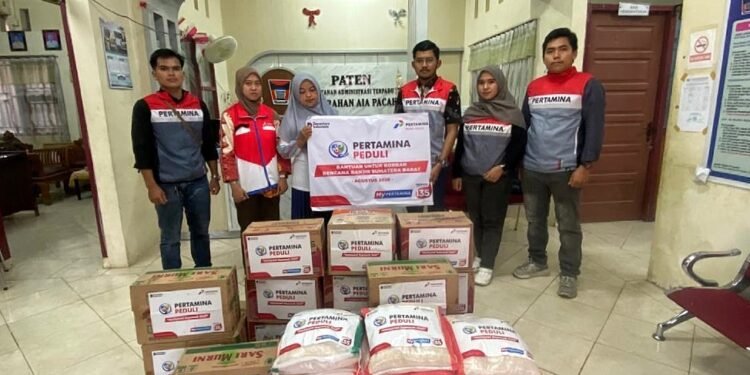 Pertamina Patra Niaga Salurkan Bantuan untuk Korban Banjir di Padang