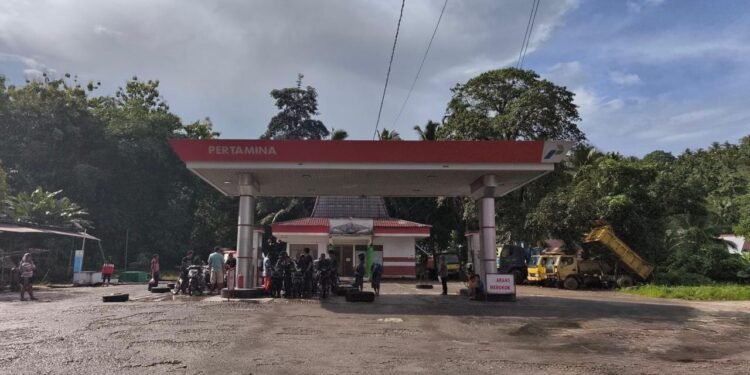 Pertamina Patra Niaga Regional Sumbagut Lakukan Langkah Penanganan untuk Menjaga Kelancaran Penyaluran BBM di Nias Selatan