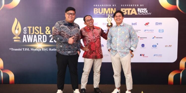 Pertamina Patra Niaga Regional Sumbagut Sabet Penghargaan Platinum TJSL & CSR Award 2026