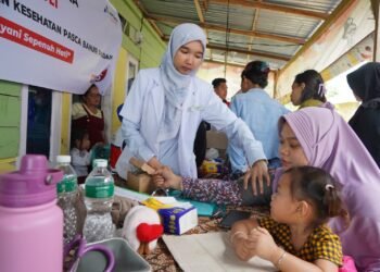 Pertamina Patra Niaga Gelar Pengobatan Gratis dan Trauma Healing untuk Korban Banjir Padang