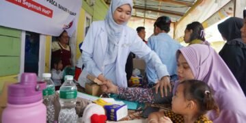 Pertamina Patra Niaga Gelar Pengobatan Gratis dan Trauma Healing untuk Korban Banjir Padang
