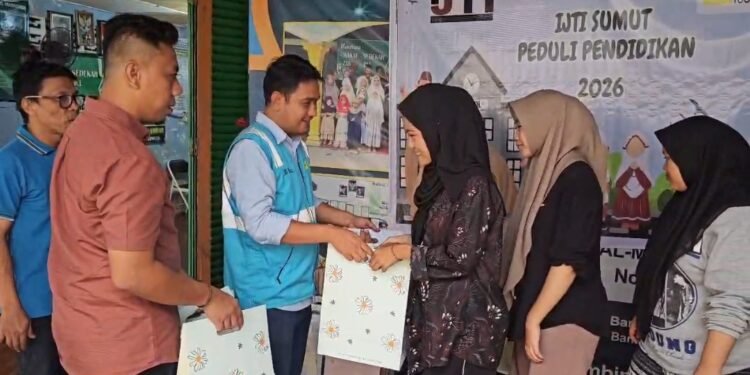 HUT ke-28 IJTI, Pengda Sumut dan PLN Icon Plus Kolaborasi Lakukan Aksi Sosial Serentak Bantu Pelajar Kurang Mampu dan Anak Panti