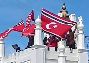 Bentrok Iringi Pengibaran Bulan Bintang di Aceh