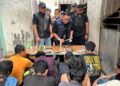 Polisi Gerebek Dua Sarang Narkoba di Medan Maimun: Dua Pengedar dan Tujuh Pemakai Ditangkap