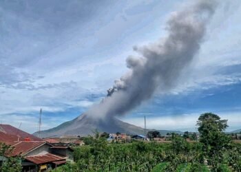 Status Gunung Sinabung Naik ke Level III Siaga Usai Erupsi Dahsyat 3,5 Kilometer