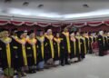 Wisuda UT di KBRI Kuala Lumpur: Haru dan Bangga Pejuang Ilmu Lintas Negara