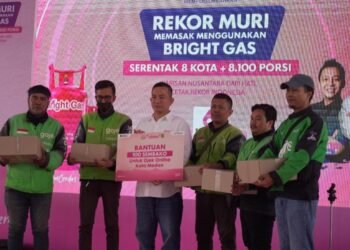 Pertamina Patra Niaga Sumbagut Sukseskan Rekor MURI Memasak dengan Bright Gas di Medan