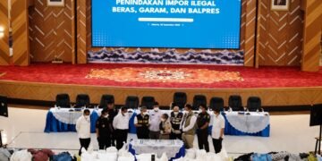 Bea Cukai Gagalkan Impor Ilegal Beras, Garam, dan Baju Bekas Senilai Rp27 Miliar