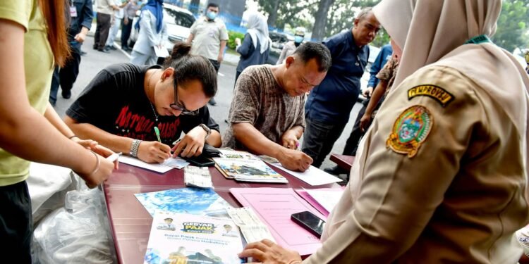 Bapenda Sumut ‘Jemput Bola’ di Jalanan, Bayar Pajak Kendaraan Kini Lebih Mudah dan Cepat!